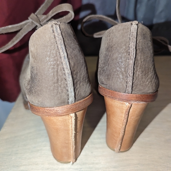 Frye company brown lace up heels - Picture 3 of 6